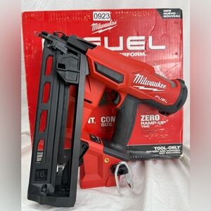 Milwaukee 2841-20 M18 16GA Angled Finish Nailer Cordless Nail Gun- Tool Only!